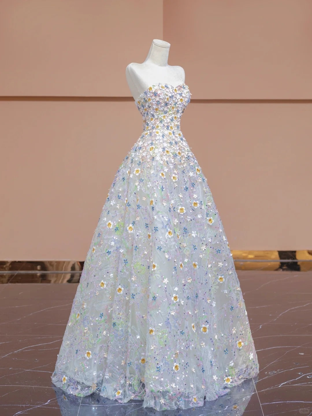 Dreamy Strapless A-Line Evening Gowns Applique Tulle Sequins Beading Prom Dress AP2309