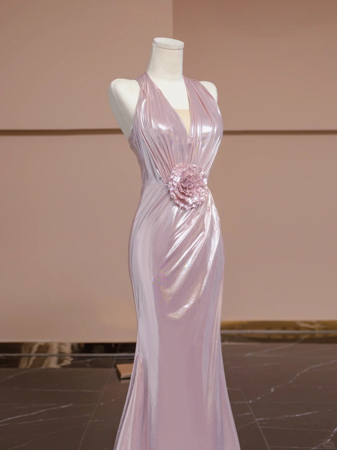 Alluring Halter Neck Evening Gowns Handmade Flowers Sequins Mermaid Prom Dress AP2314