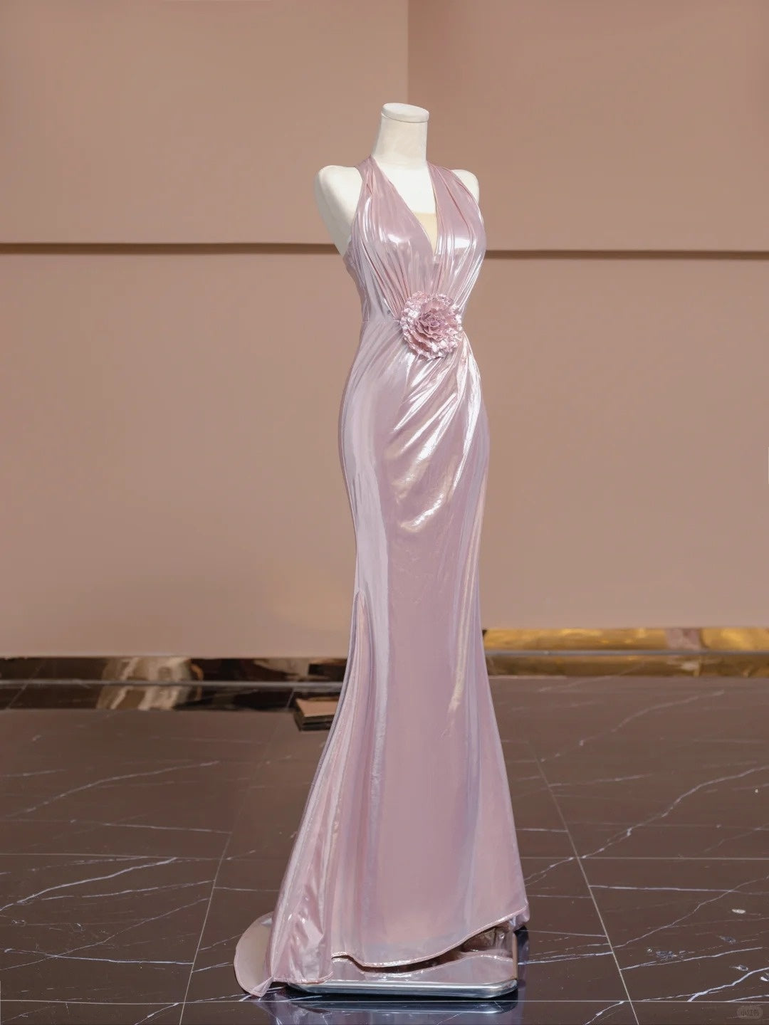 Alluring Halter Neck Evening Gowns Handmade Flowers Sequins Mermaid Prom Dress AP2314