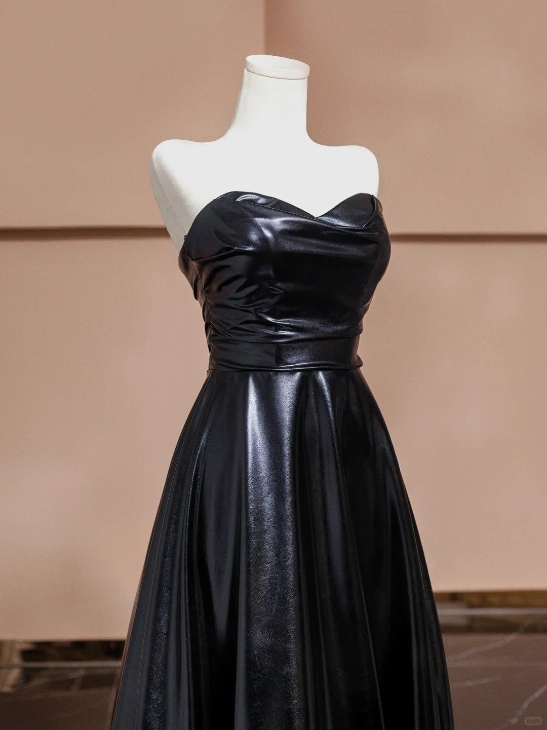 Sexy Strapless A-Line Evening Gowns Black Floor Length Prom Dress AP2315