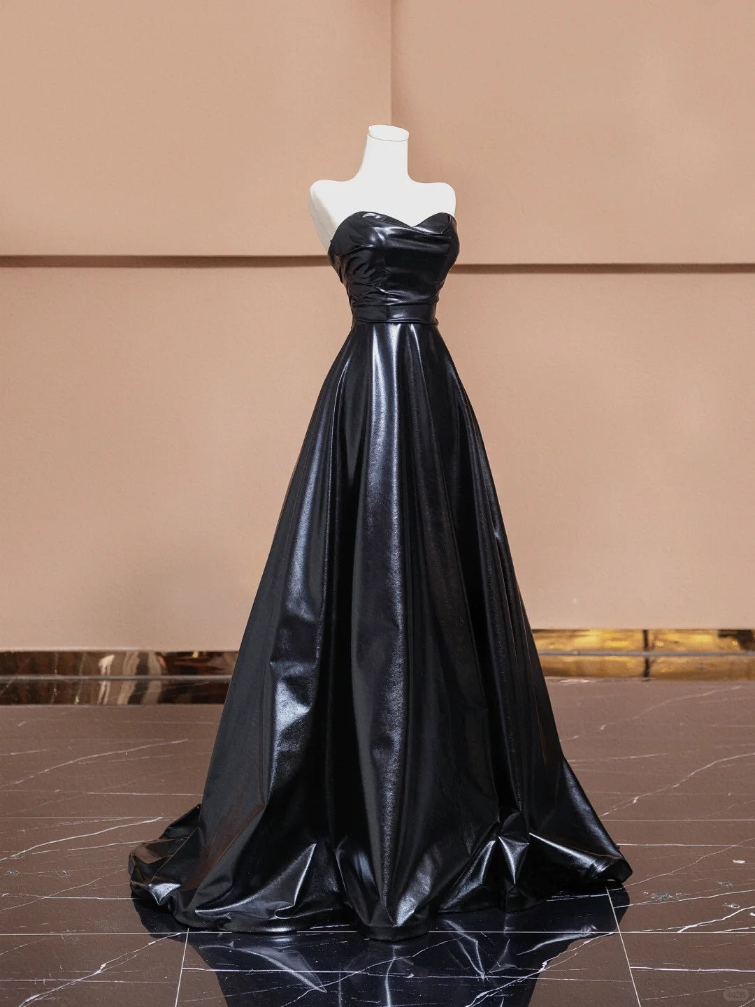 Sexy Strapless A-Line Evening Gowns Black Floor Length Prom Dress AP2315