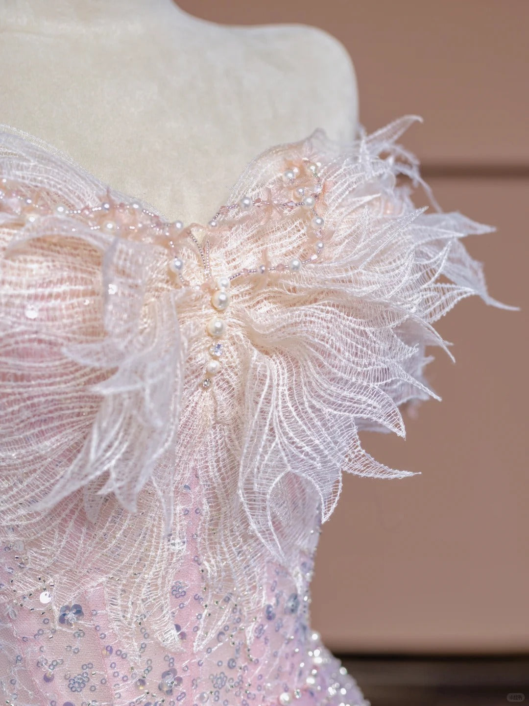 Exquisite A-Line Off-Shoulder Evening Gowns Beading Sequins Feather Pink Prom Dress AP2321