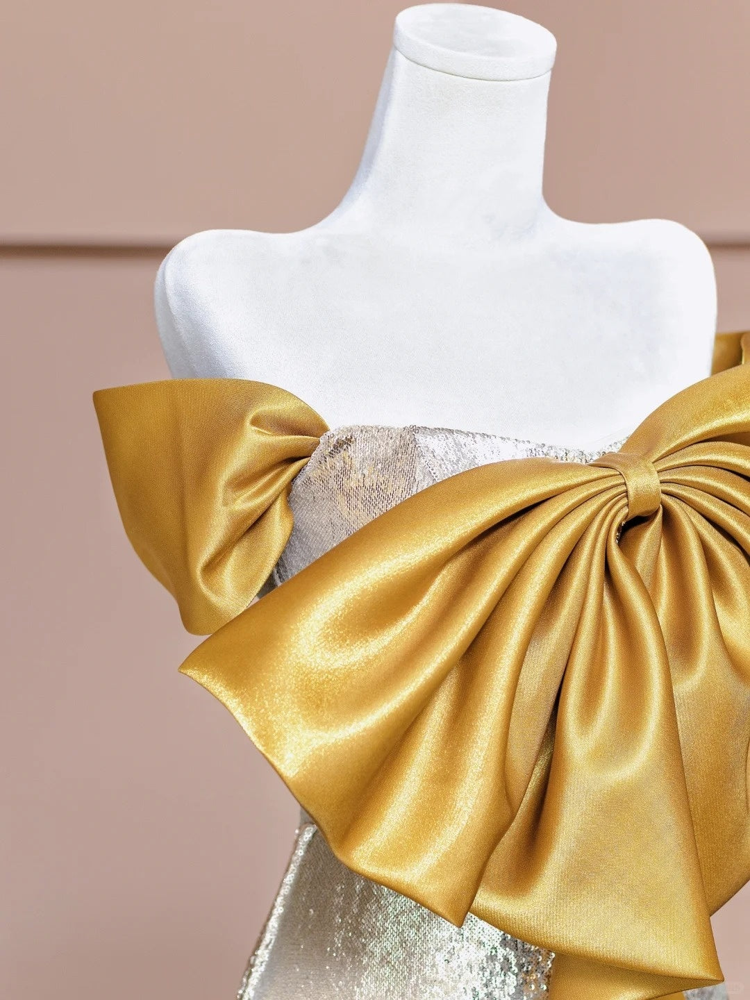 Vibrant Mermaid Strapless Evening Gowns Sequins Big Bow Prom Dress AP2327