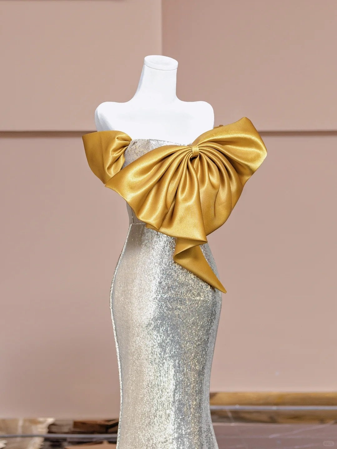 Vibrant Mermaid Strapless Evening Gowns Sequins Big Bow Prom Dress AP2327