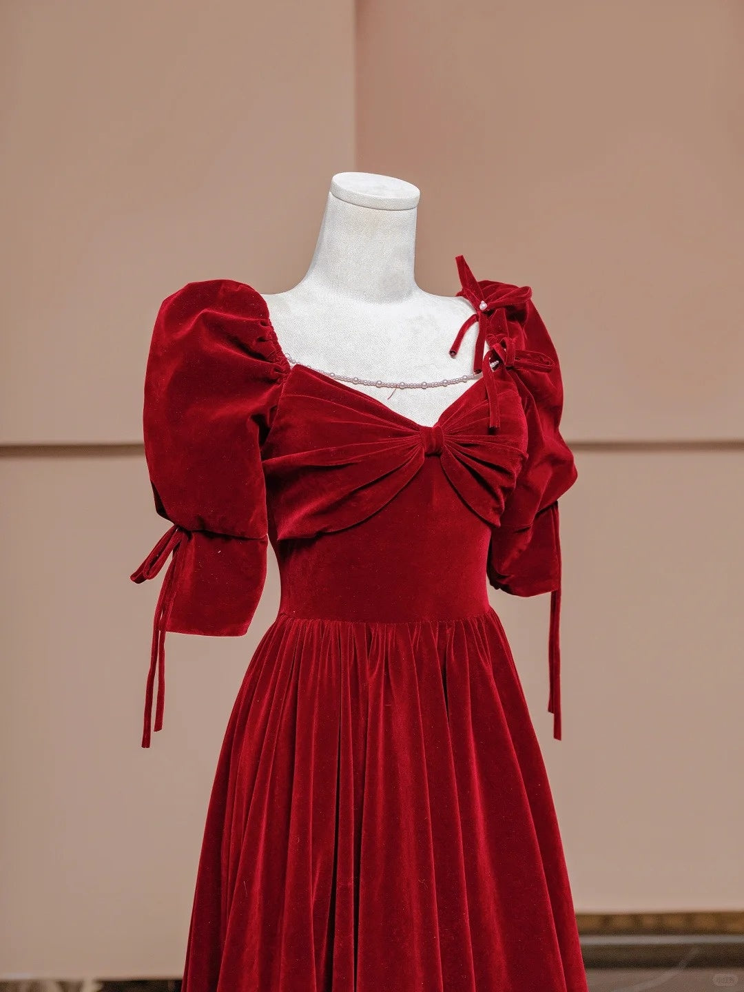 Dreamy A-Line Short Sleeve Formal Dresses Sweetheart Neck Red Velvet Beading Prom Dress AP2332