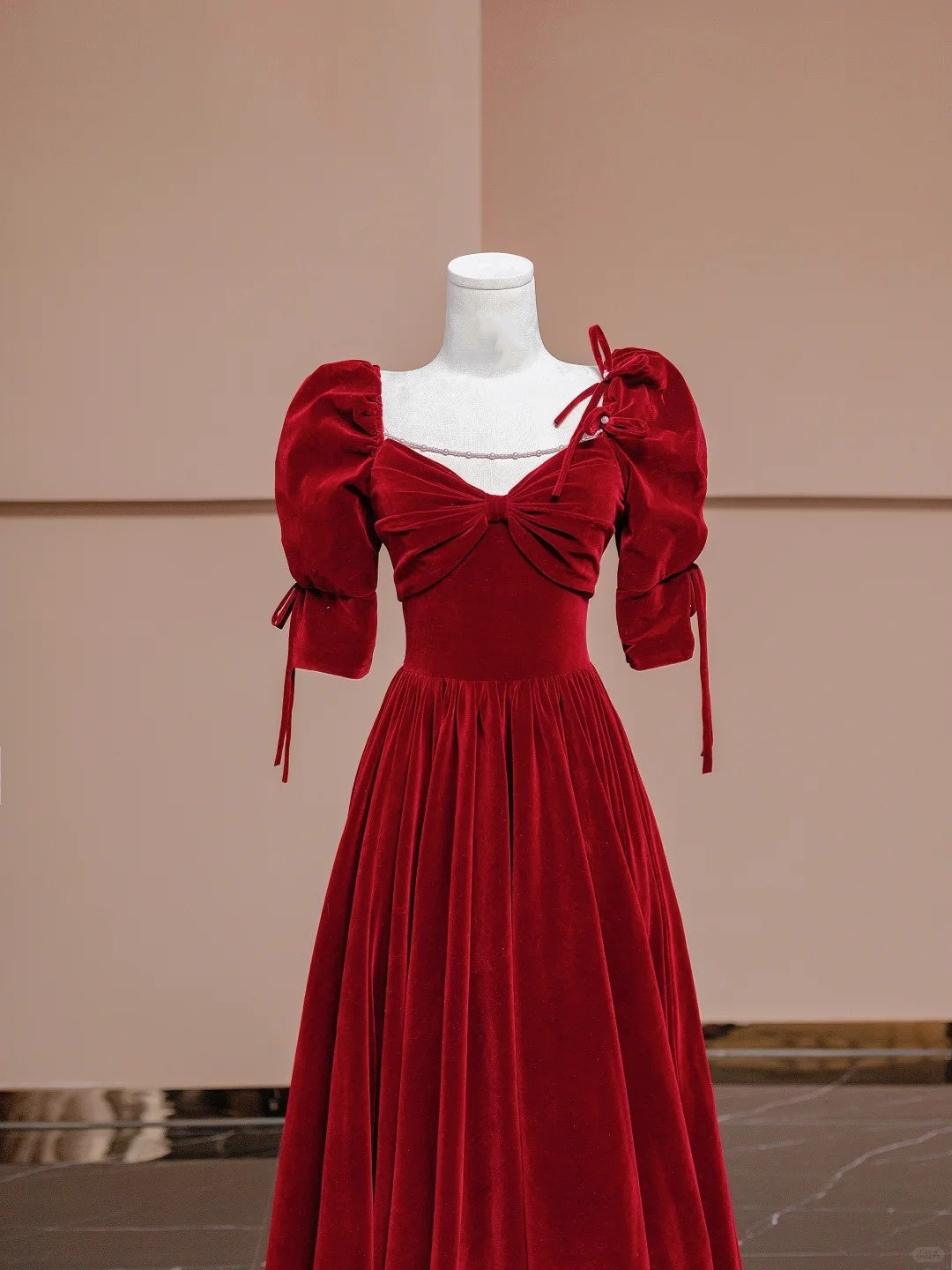 Dreamy A-Line Short Sleeve Formal Dresses Sweetheart Neck Red Velvet Beading Prom Dress AP2332