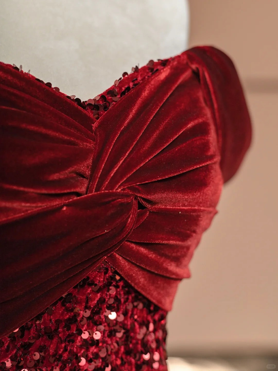 Red Off-Shoulder Formal Dress Elegant Velvet Mermaid Sequins Prom Dress AP2334