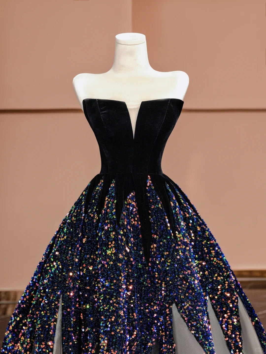 Luxury A-Line Strapless Velvet Evening Gowns Black Tulle Sequins Long Prom Dress AP2336