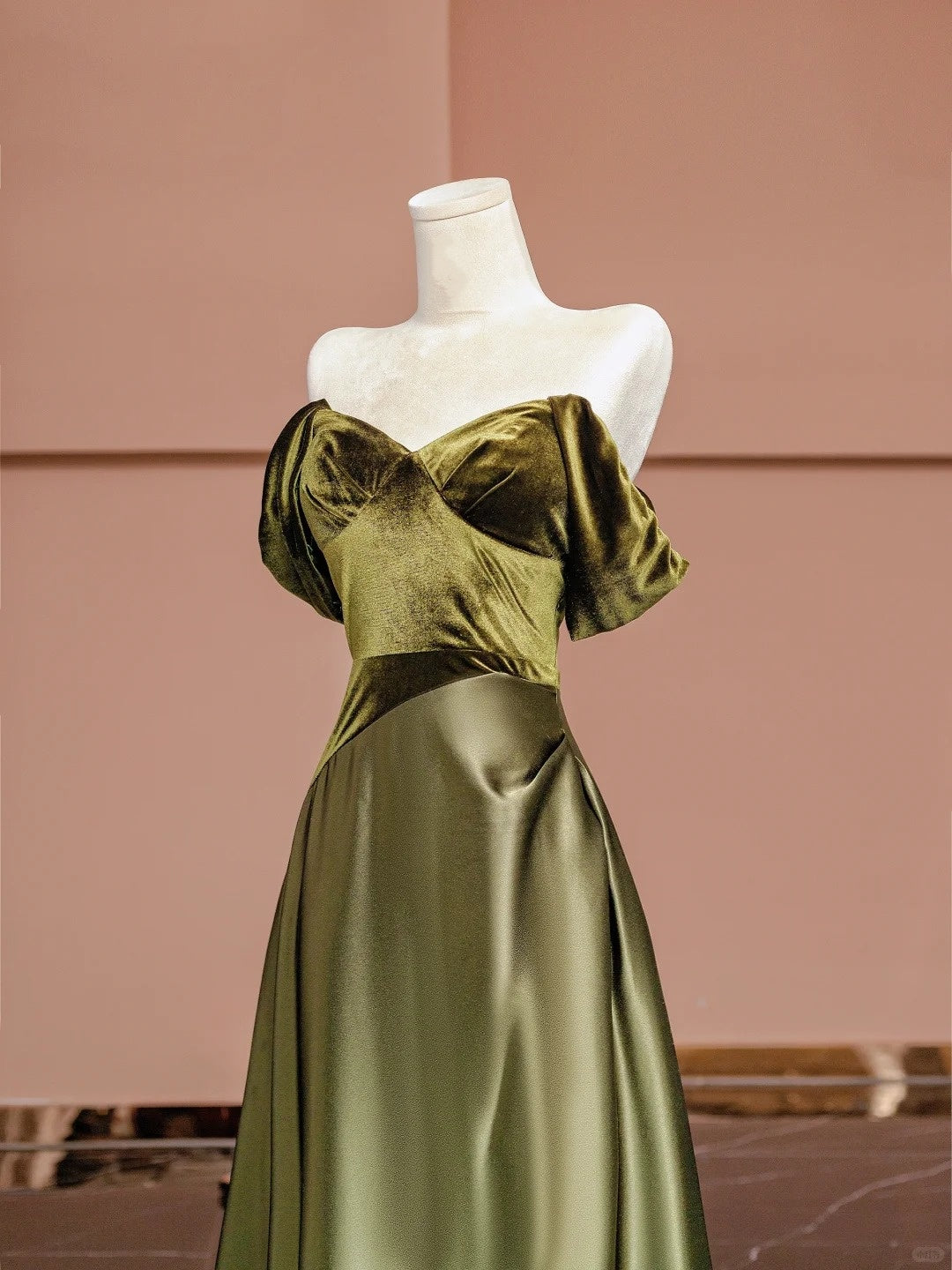 Vintage Green A Line Off-Shoulder Evening Gowns Satin Long Prom Dress AP2340