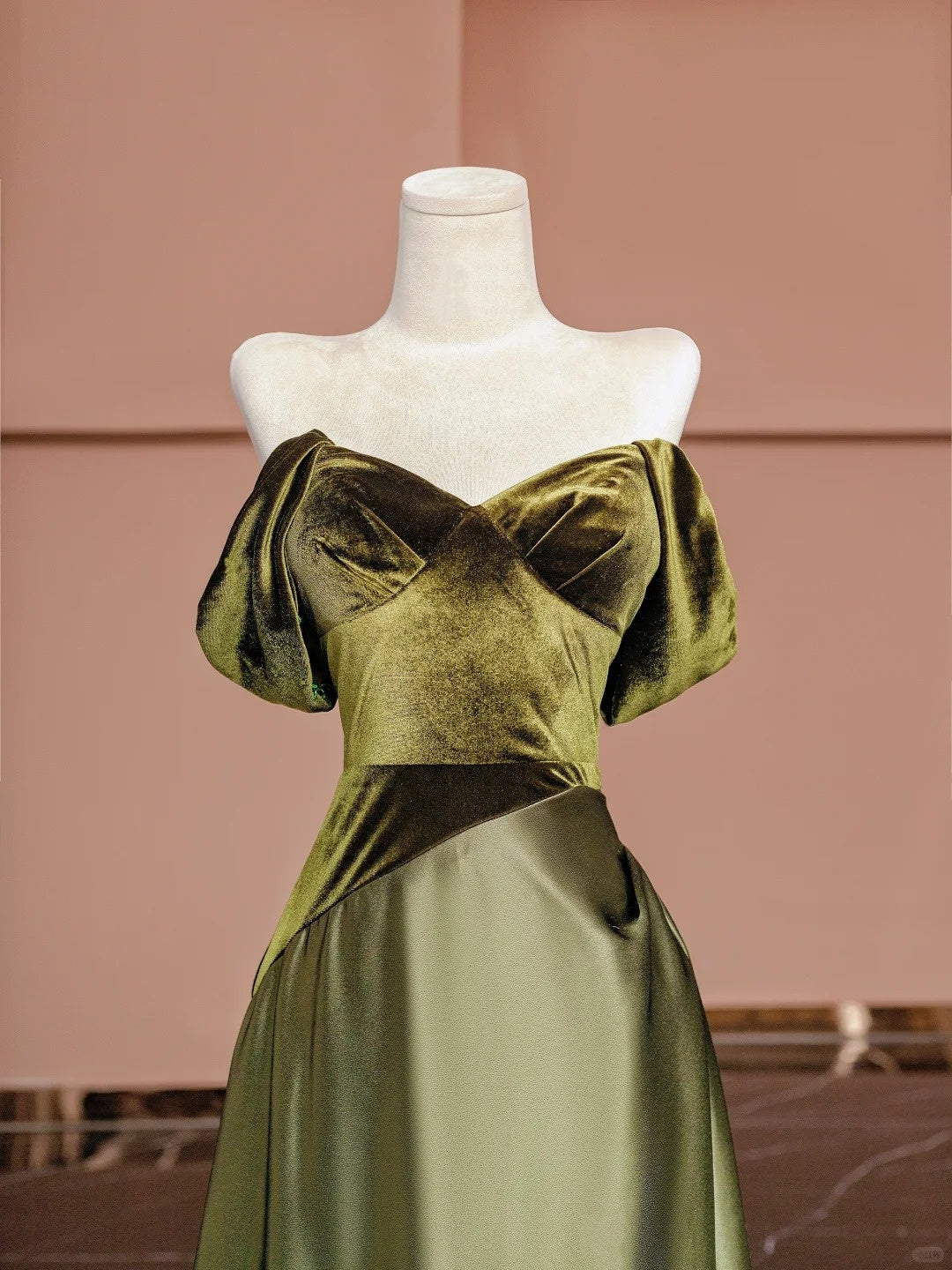 Vintage Green A Line Off-Shoulder Evening Gowns Satin Long Prom Dress AP2340