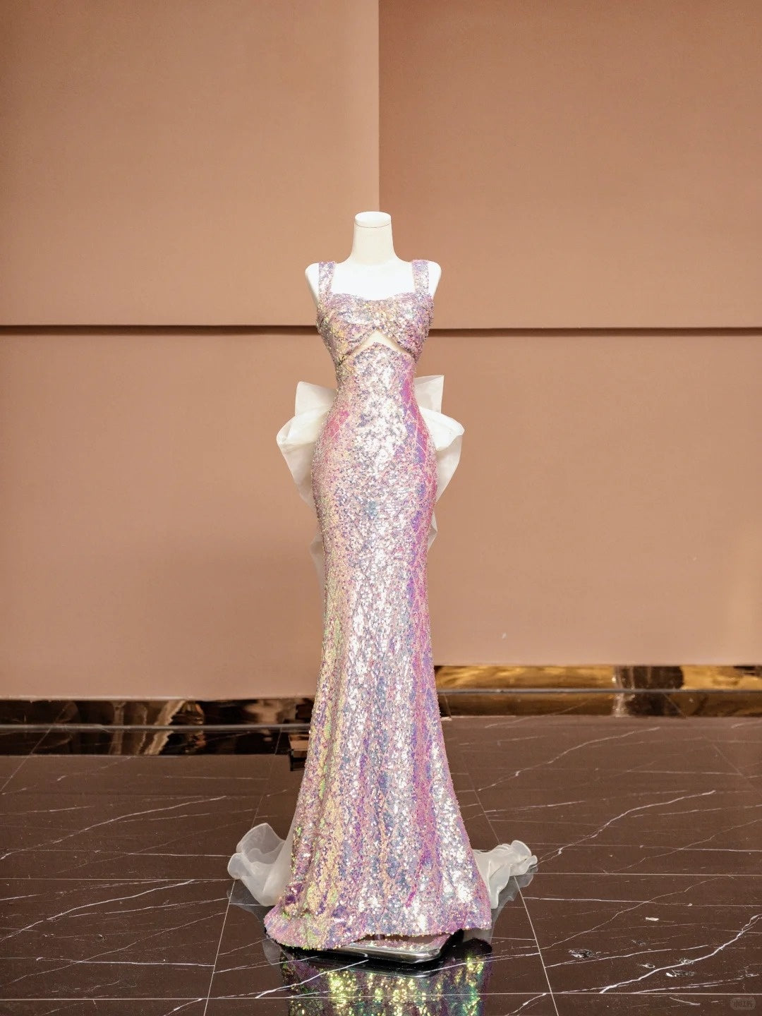 Stunning Square Neck Formal Dresses With Tulle Train Cutout Sequins Mermaid Prom Dress AP2348