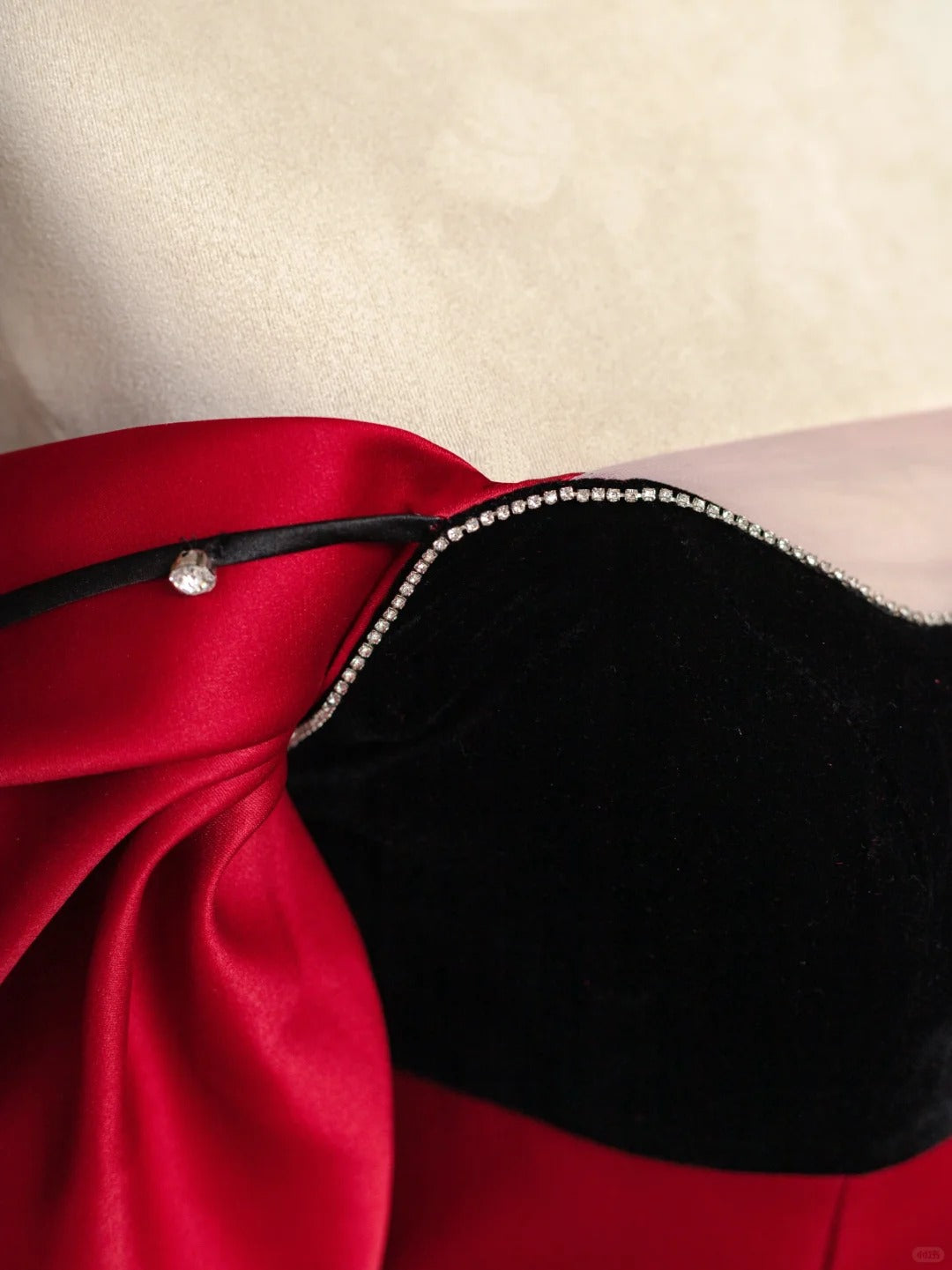 Gorgeous A-Line Off-Shoulder Evening Gowns Red Satin Beading Long Prom Dress AP2349