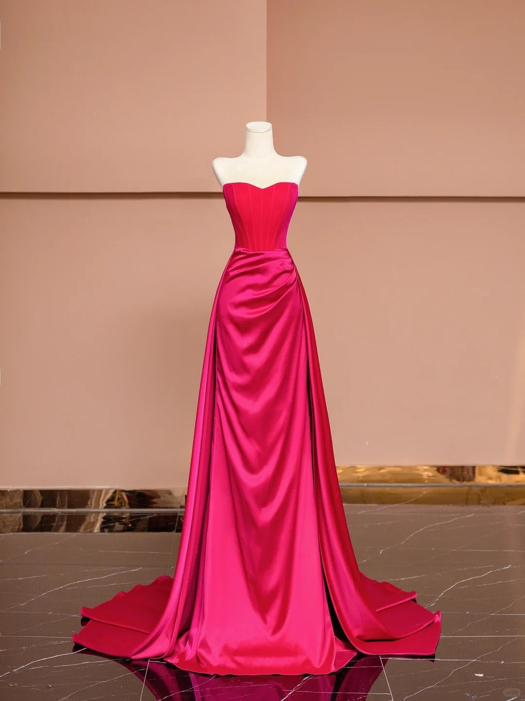 Vibrant Strapless Sheath Evening Gowns Floor Length Pleated Satin Prom Dress AP2351
