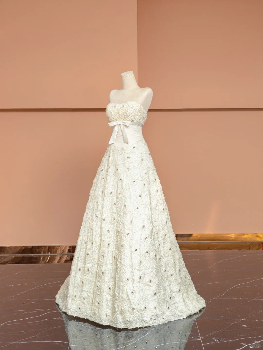 Chic Strapless A-Line Evening Gowns Bow Textured Floral Crystals Prom Dress AP2356