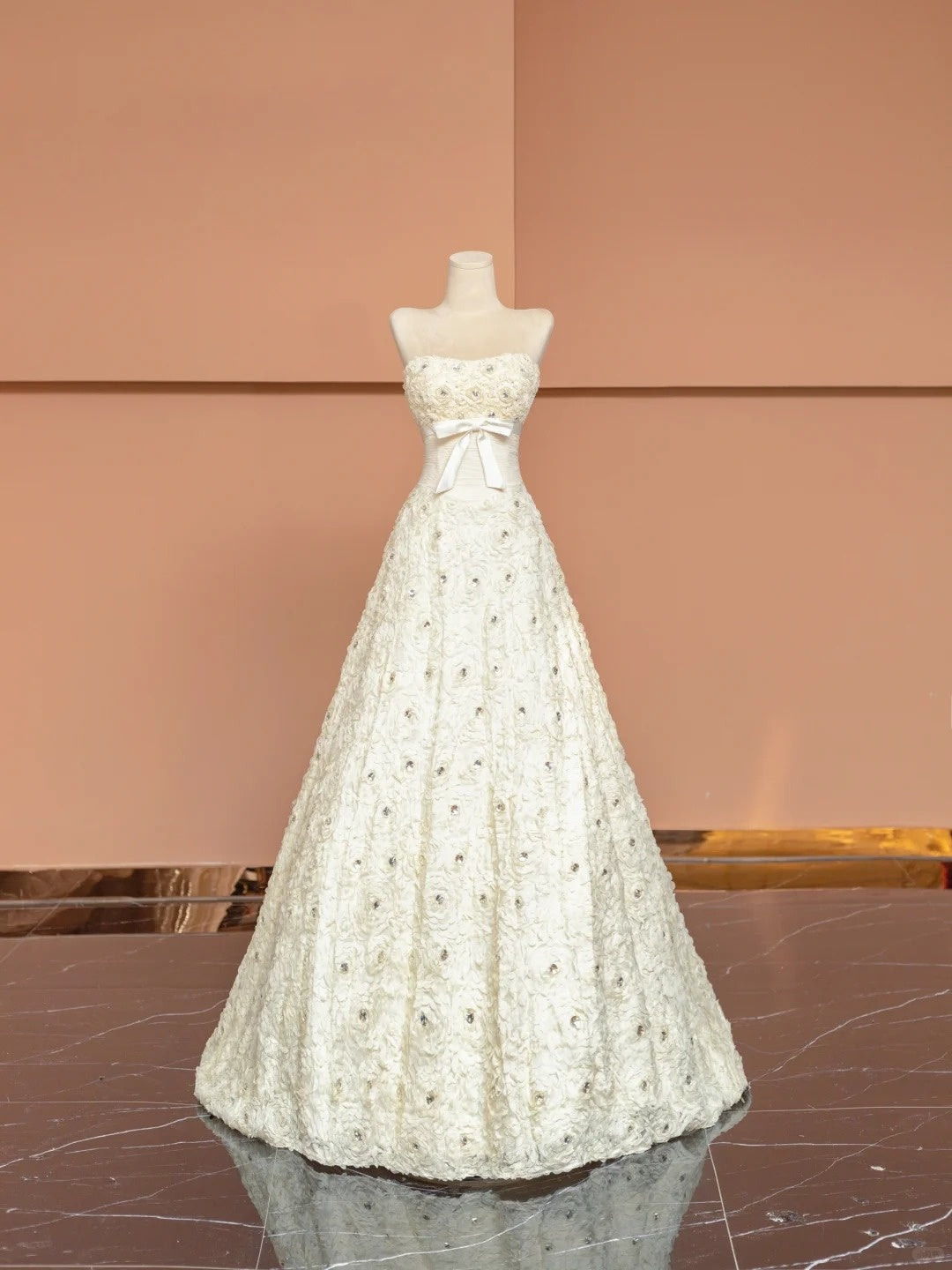 Chic Strapless A-Line Evening Gowns Bow Textured Floral Crystals Prom Dress AP2356