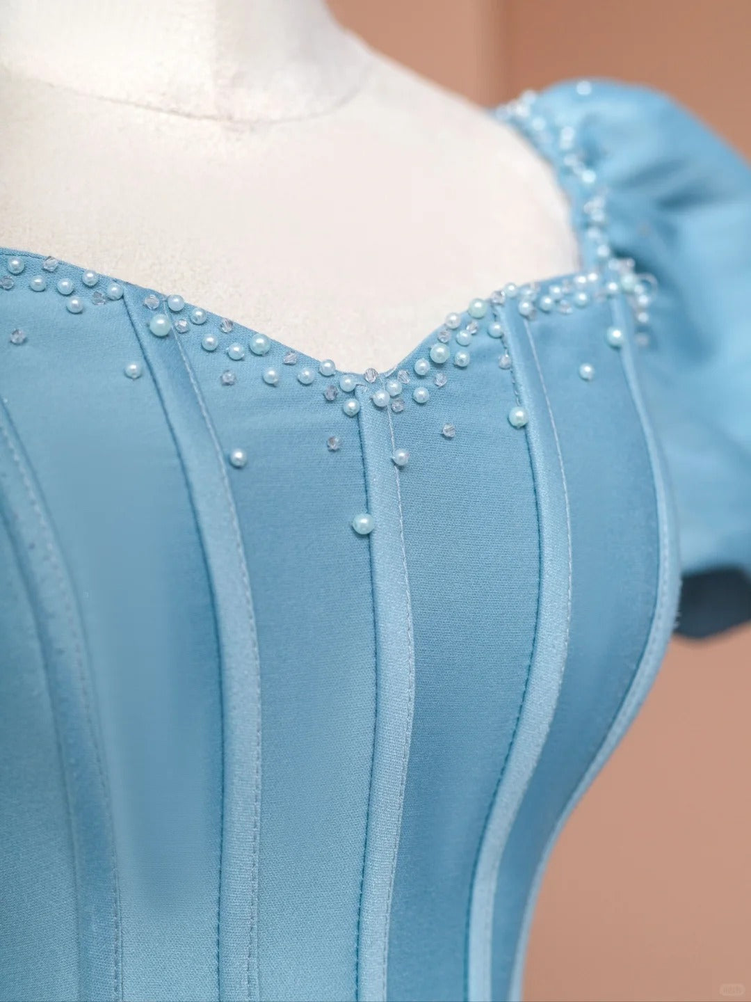 Glamorous Sweetheart Neck A-Line Formal Dresses Short Sleeve Pearl Crystal Blue Prom Dress AP2358