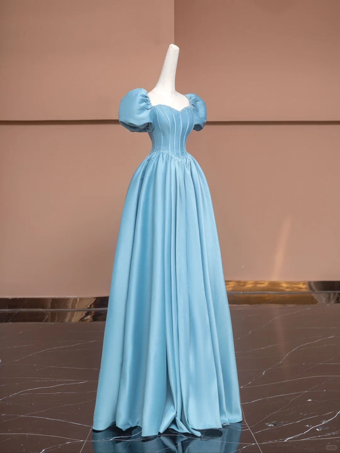 Glamorous Sweetheart Neck A-Line Formal Dresses Short Sleeve Pearl Crystal Blue Prom Dress AP2358