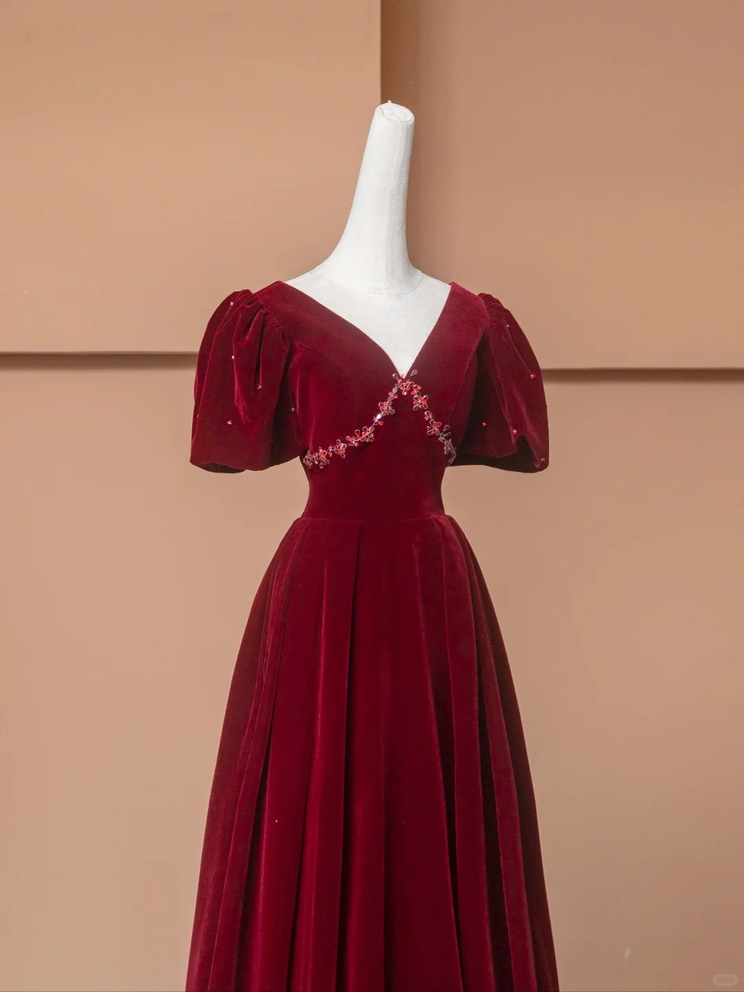 Fabulous Red A-Line V Neck Formal Dresses Beading Velvet Short Sleeve Prom Dress AP2360