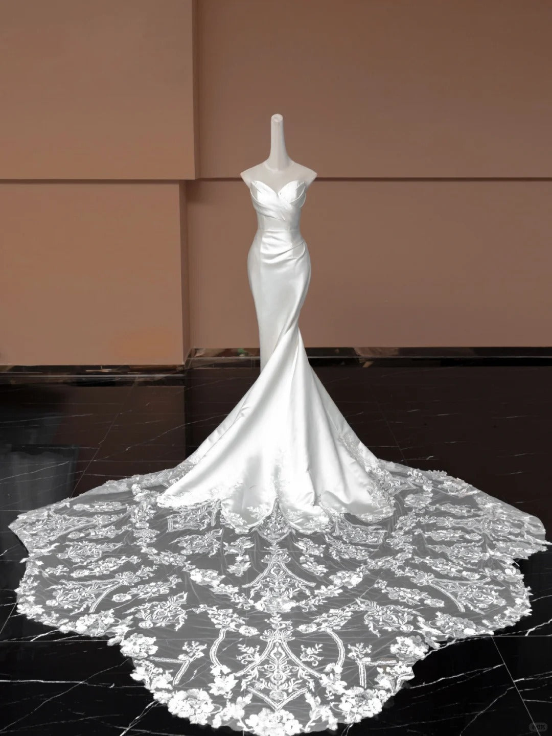 Fabulous White Satin Strapless Bridal Gowns Lace Tulle Train Mermiad Wedding Dress AP2363