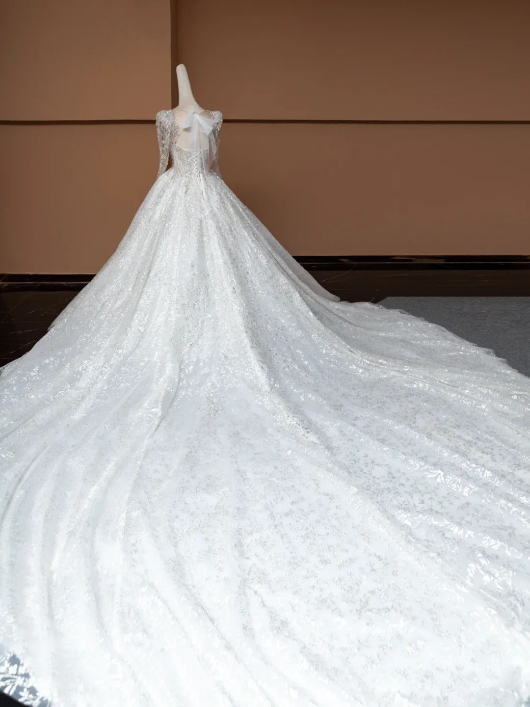 Glamorous Square Neck A-Line Bridal Gowns Tulle Sleeve Crystal Beading Wedding Dress AP2365