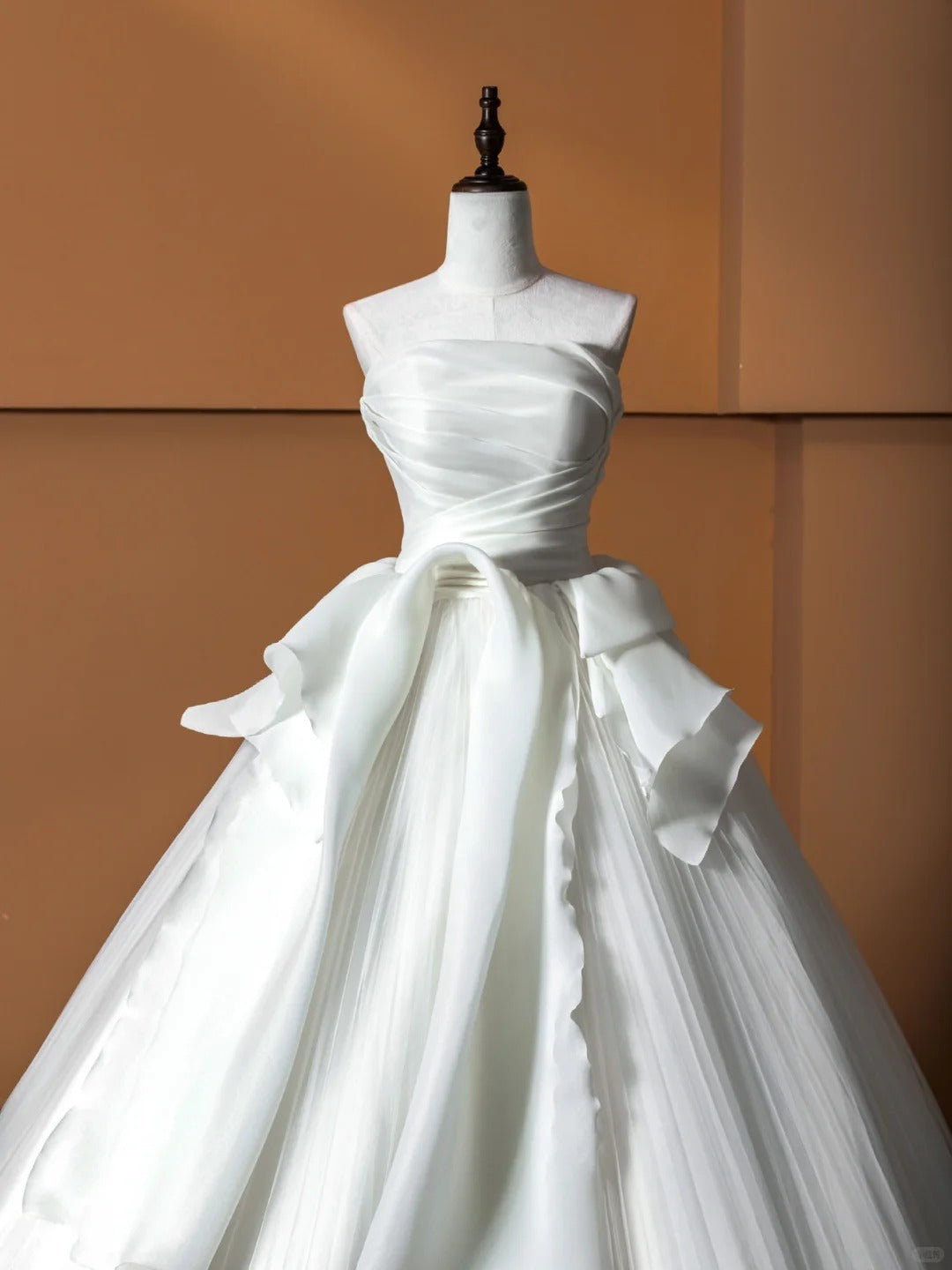 Graceful Strapless A-Line Bridal Gown Tulle Ruffles Satin Wedding Dress AP2368