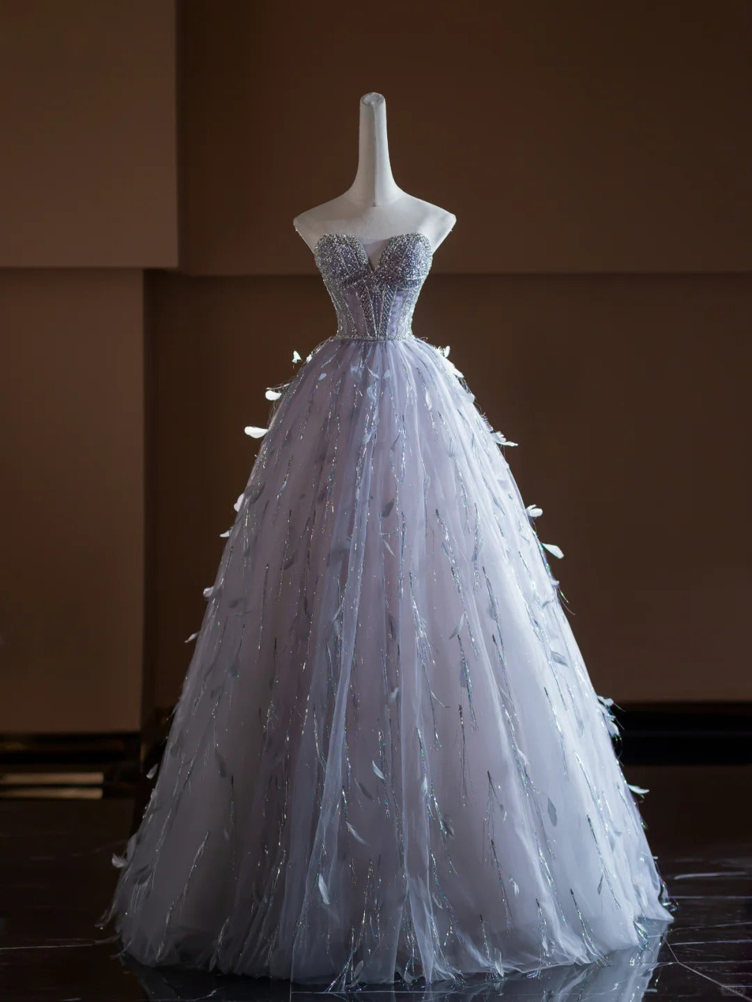 Fantastic A-Line Strapless Evening Gowns Beading Feather Tulle Prom Dress AP2372