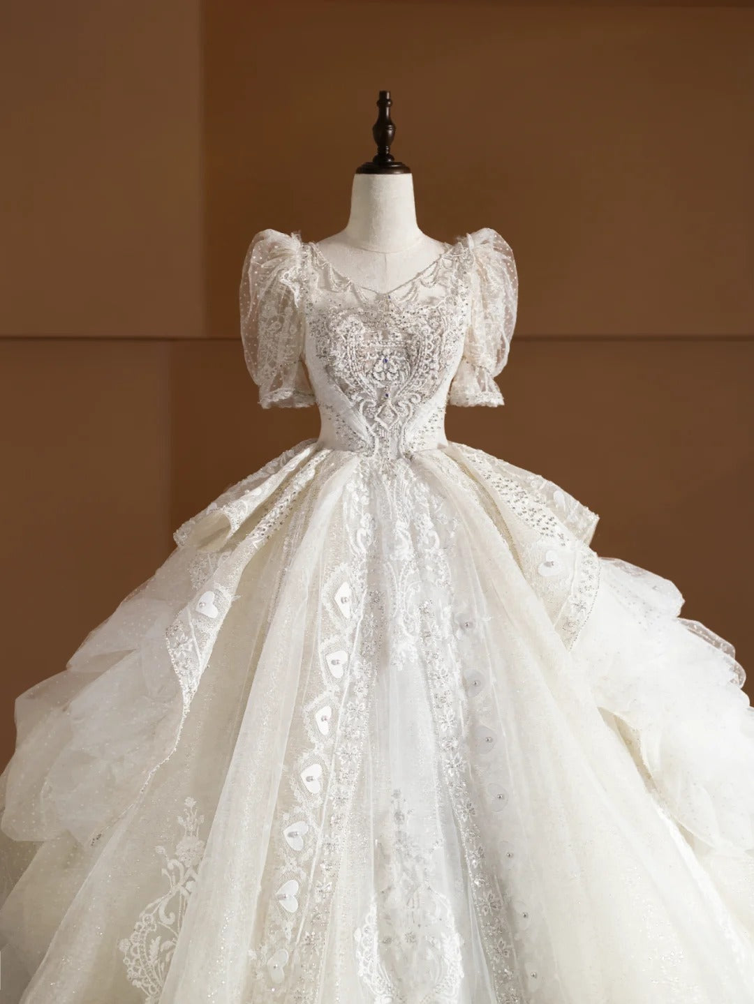 Stunning A-Line Jewel Neck Bridal Gowns Short Sleeve Beading Sequins Wedding Dress AP2373