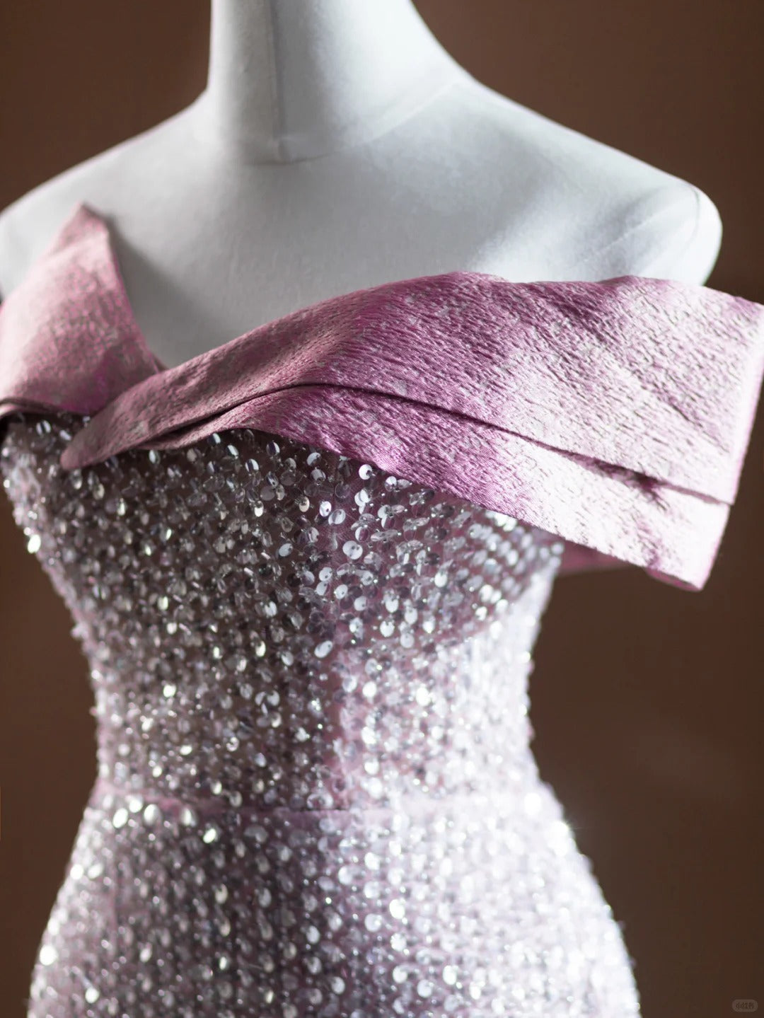 Luxurious Off-Shoulder Mermaid Evening Gowns Tulle Bow Sequins Prom Dress AP2374