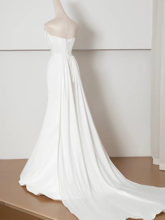 Graceful Strapless Mermaid Bridal Gowns Pressed Pleated Beading Satin Wedding Dress AP2377
