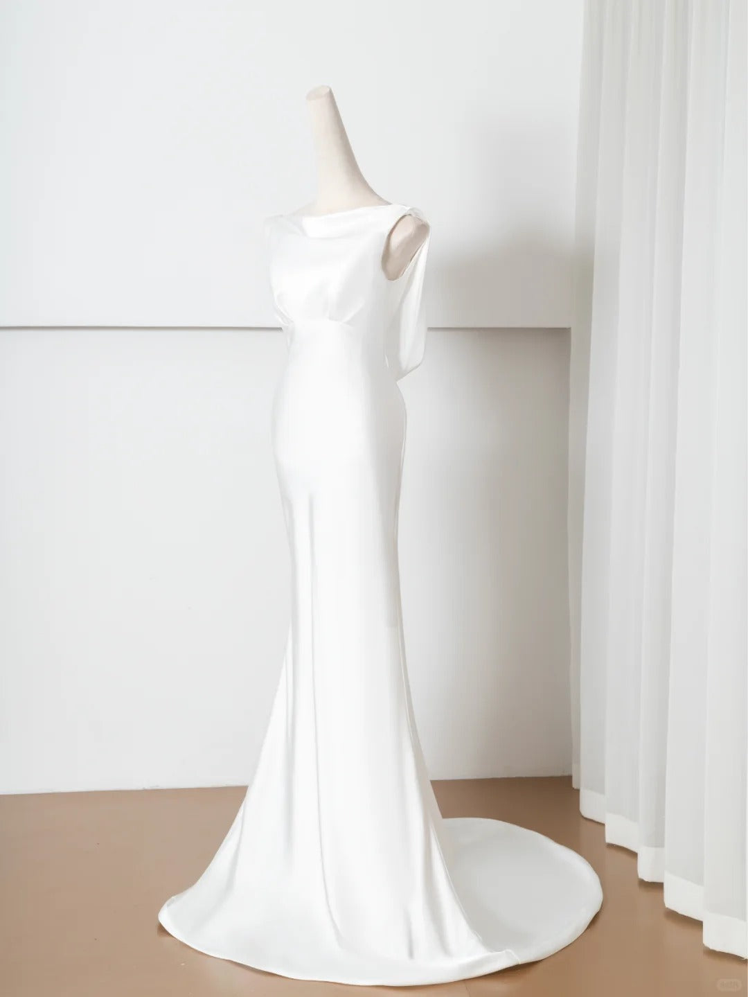 Glam Bateau Neck Bridal Gowns Mermaid Backless Sash Satin Wedding Dress AP2378