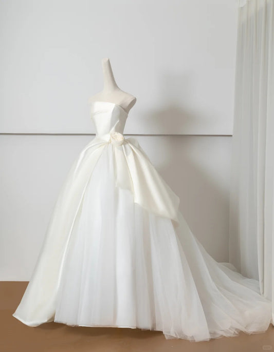 Chic Strapless A-Line Bridal Gown Pleated Satin Handmade Flower Wedding Dress AP2379