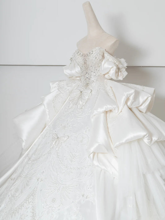 Luxurious Off-Shoulder A-Line Bridal Gowns Sequins Applique Beading Ruffled Wedding Dress AP2380