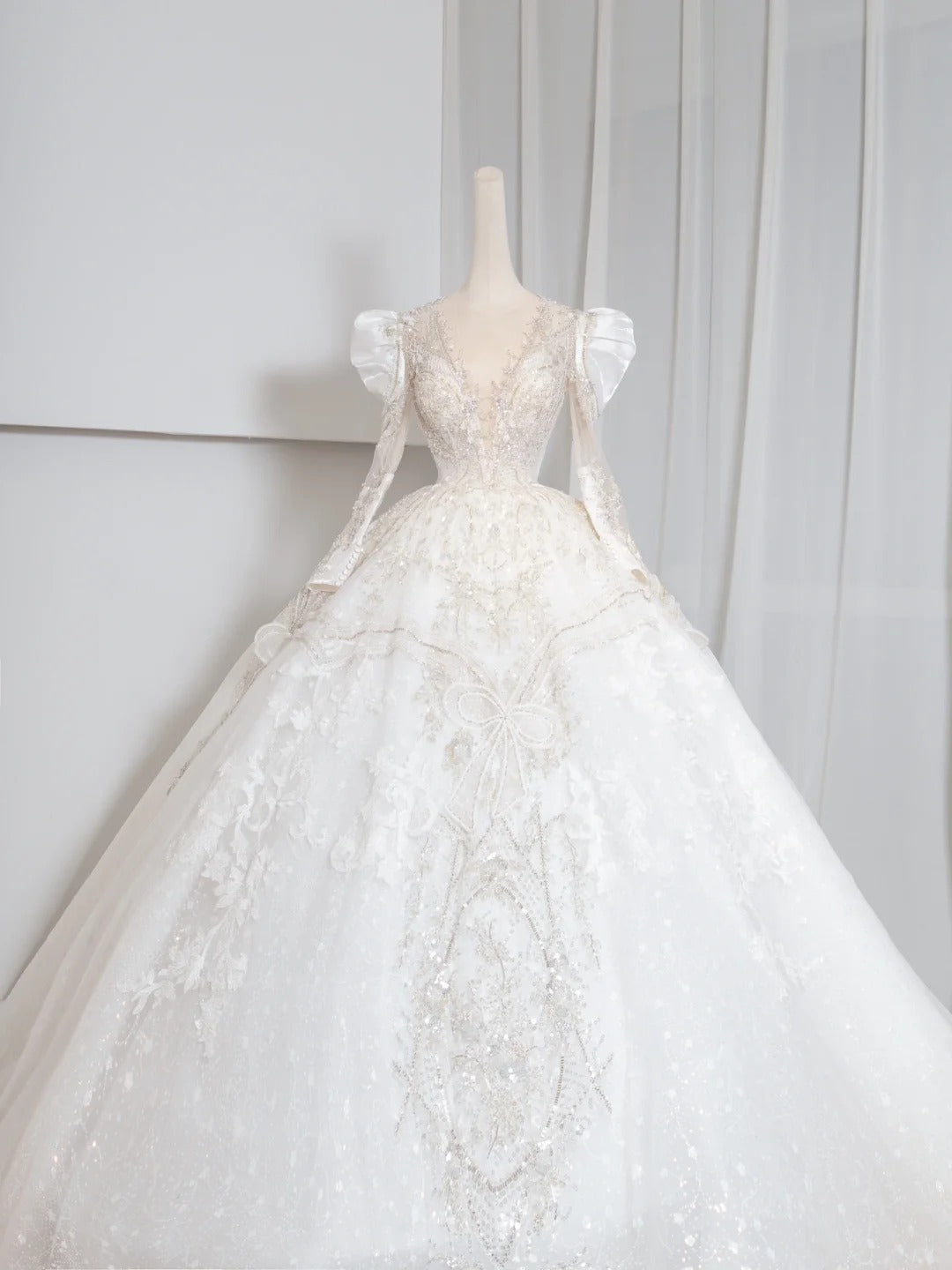 Ethereal A-Line A-Line Bridal Gowns Beading Sequins Puffy Long Sleeve Wedding Dress AP2383