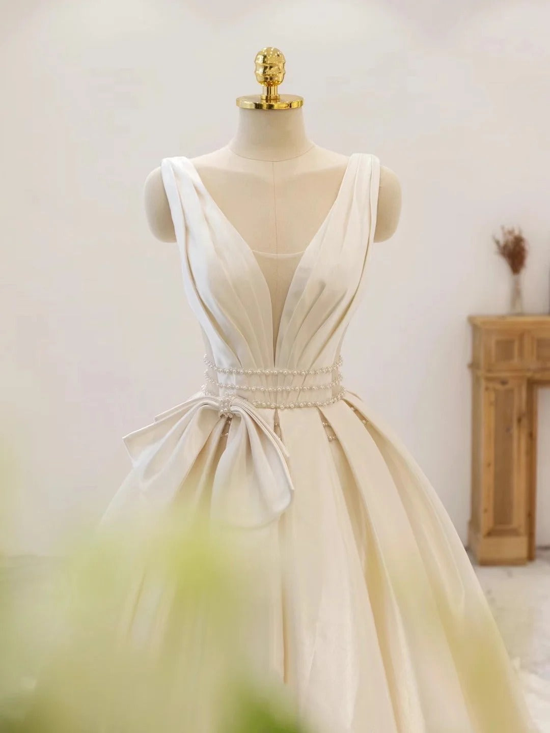 Charming A-Line V-Neck Bridal Gown Beading Bow Satin Backless Wedding Dress AP2385