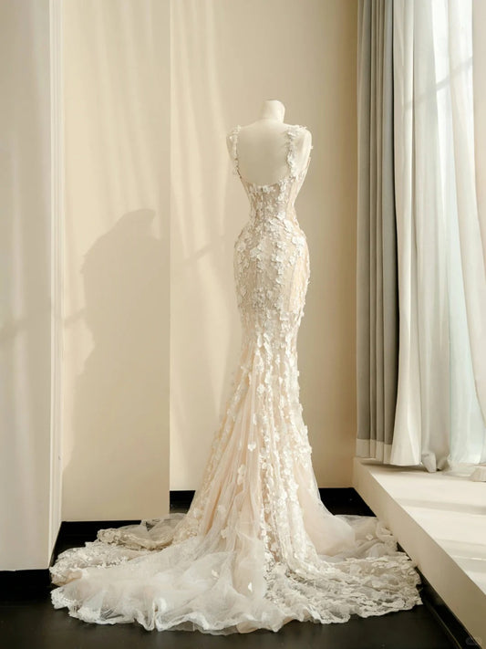 Fantastic Spaghetti Strap Mermaid Bridal Gown Applique Beading Lace Tulle Wedding Dress AP2391