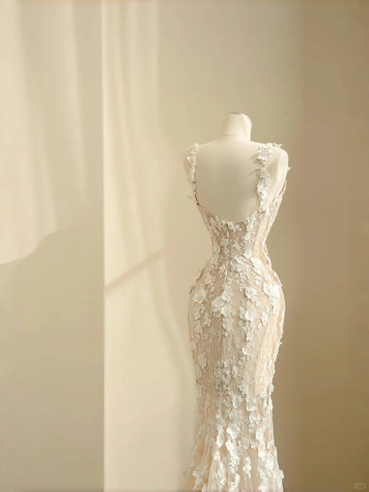 Fantastic Spaghetti Strap Mermaid Bridal Gown Applique Beading Lace Tulle Wedding Dress AP2391