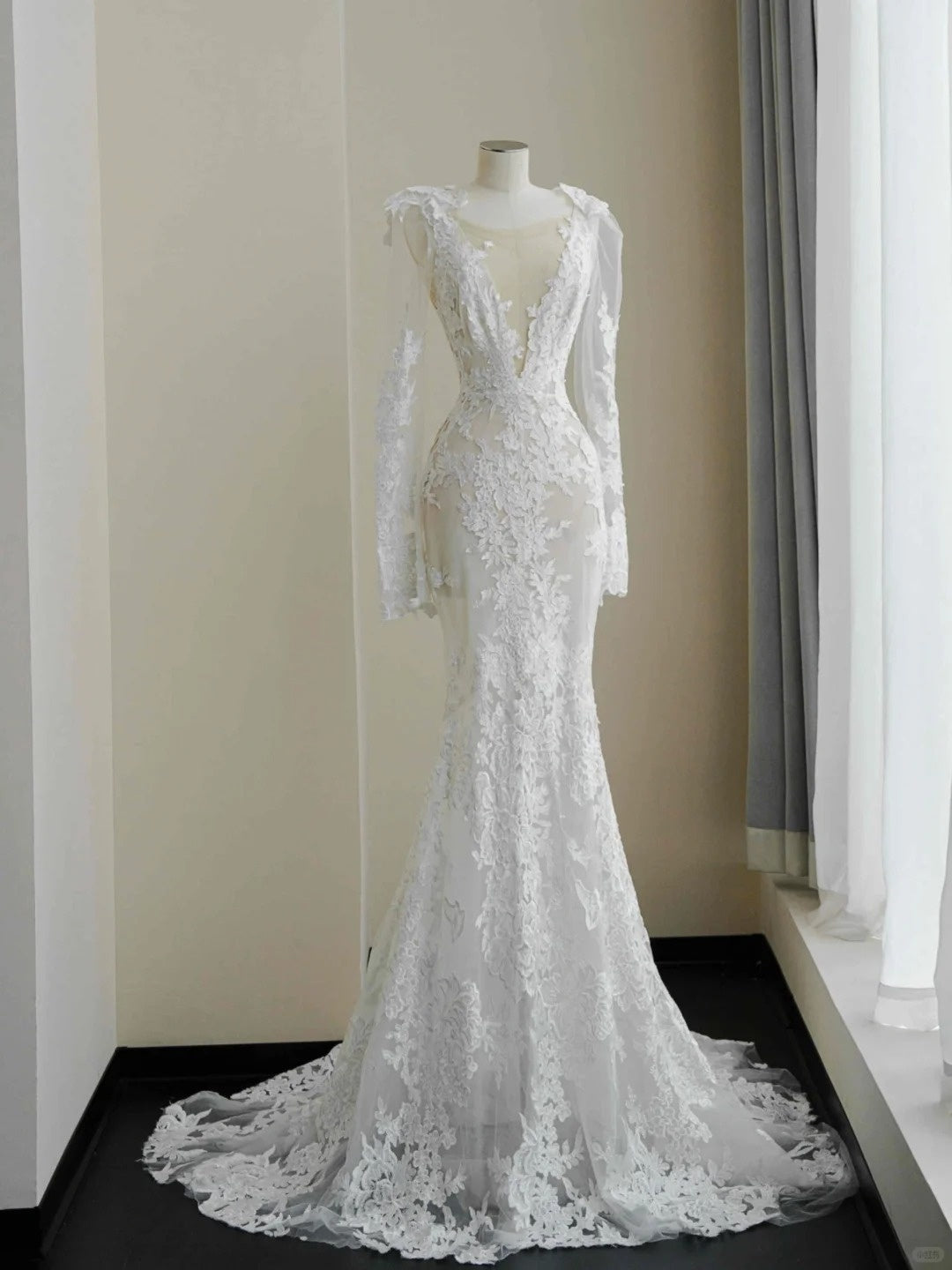 Novelty Illusion Neck Mermaid Bridal Gown Applique Beading Long Sleeve Wedding Dress AP2392