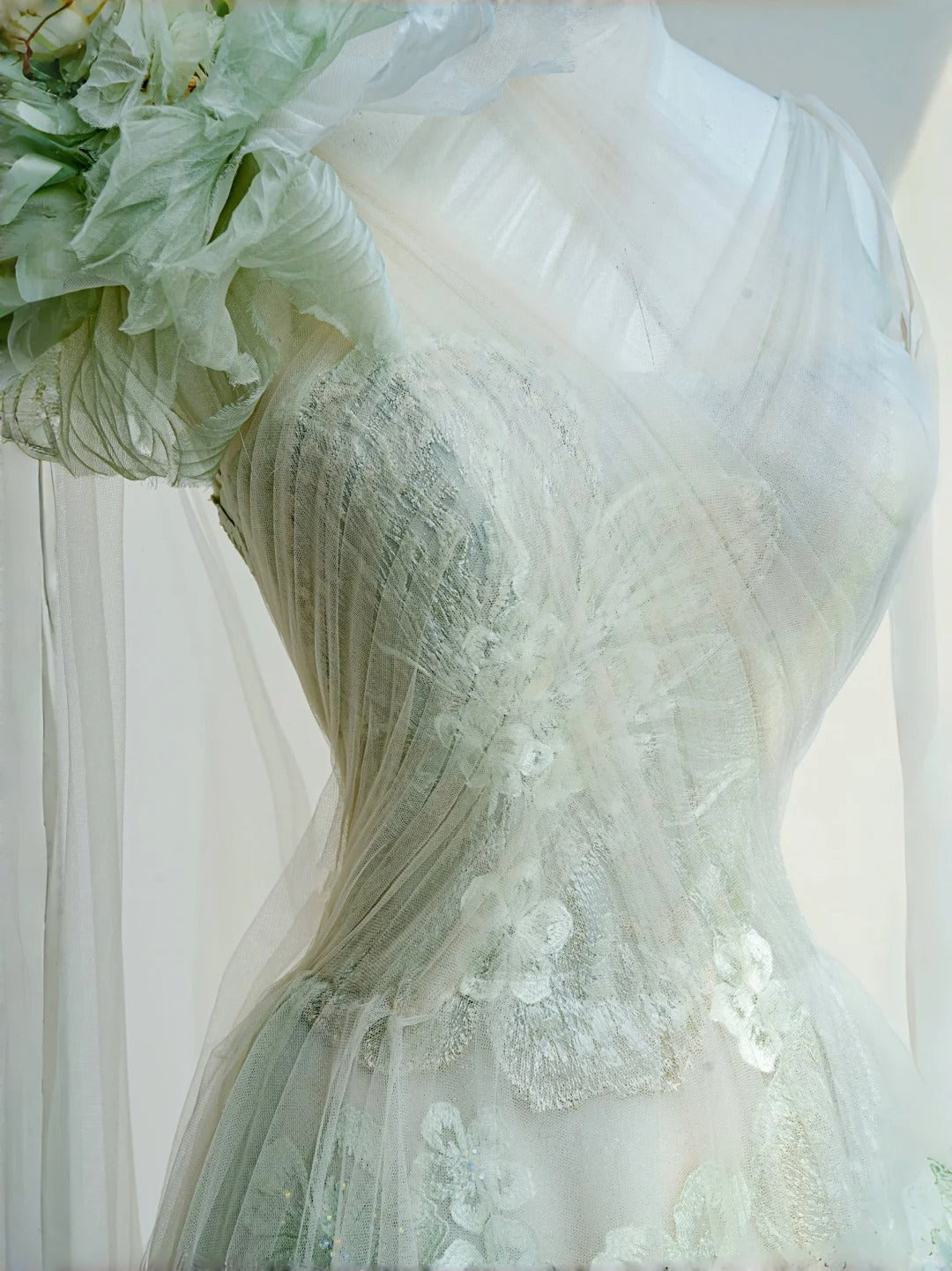 Dreamy Tulle Halter Neck A-Line Evening Gowns Handmade Flowers Beading Applique Prom Dress AP2398