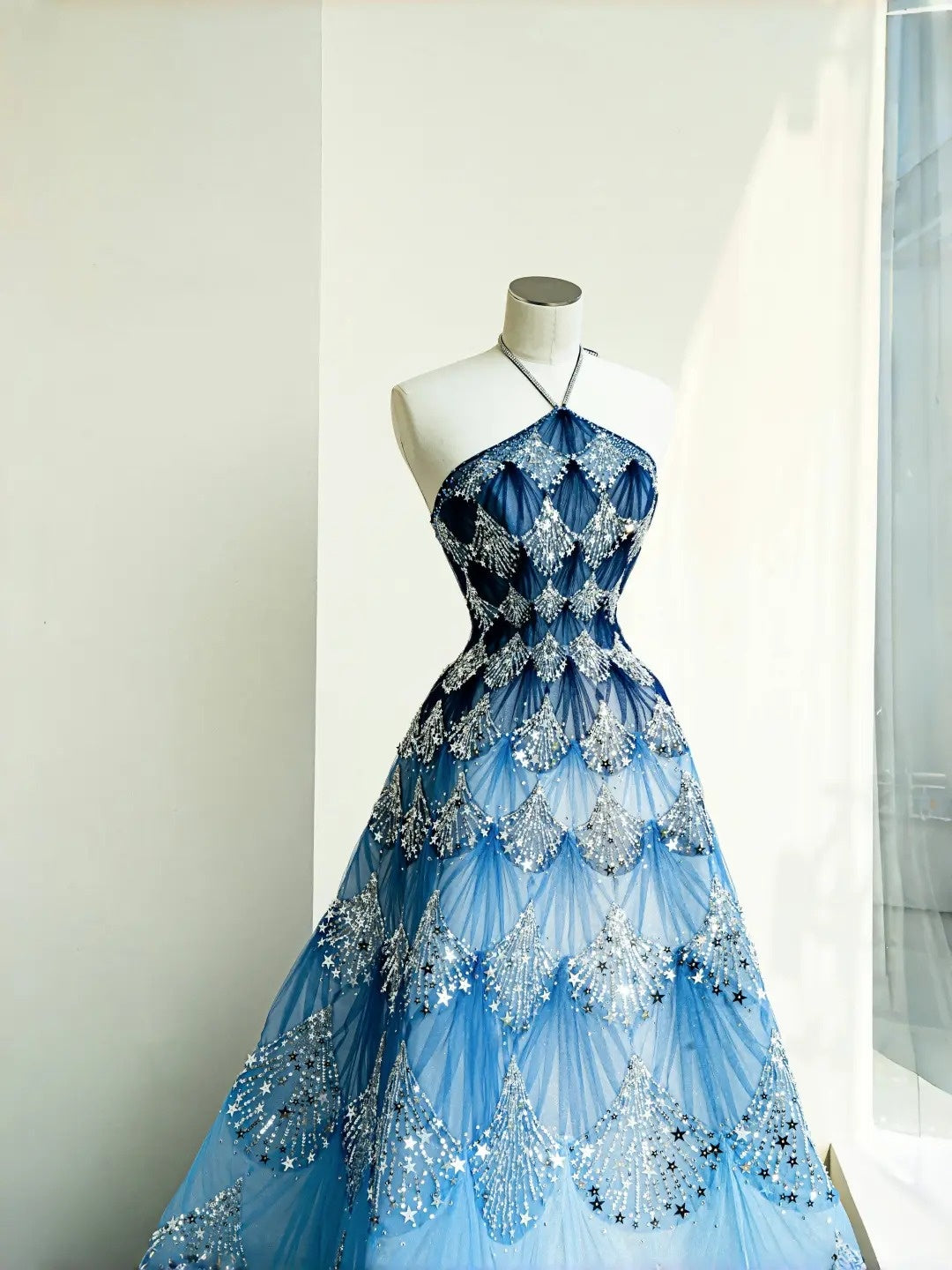 Charming A-Line Halter Neckline Evening Gowns Sequins Beading Tulle Ombre Blue Prom Dress AP2400