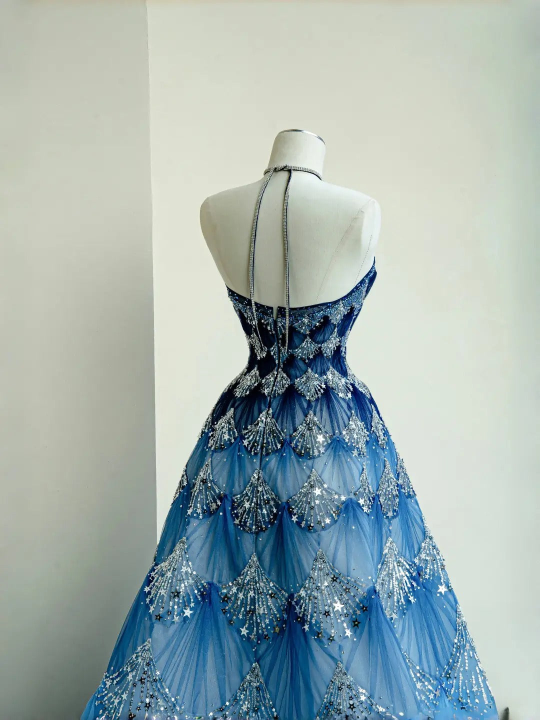 Charming A-Line Halter Neckline Evening Gowns Sequins Beading Tulle Ombre Blue Prom Dress AP2400