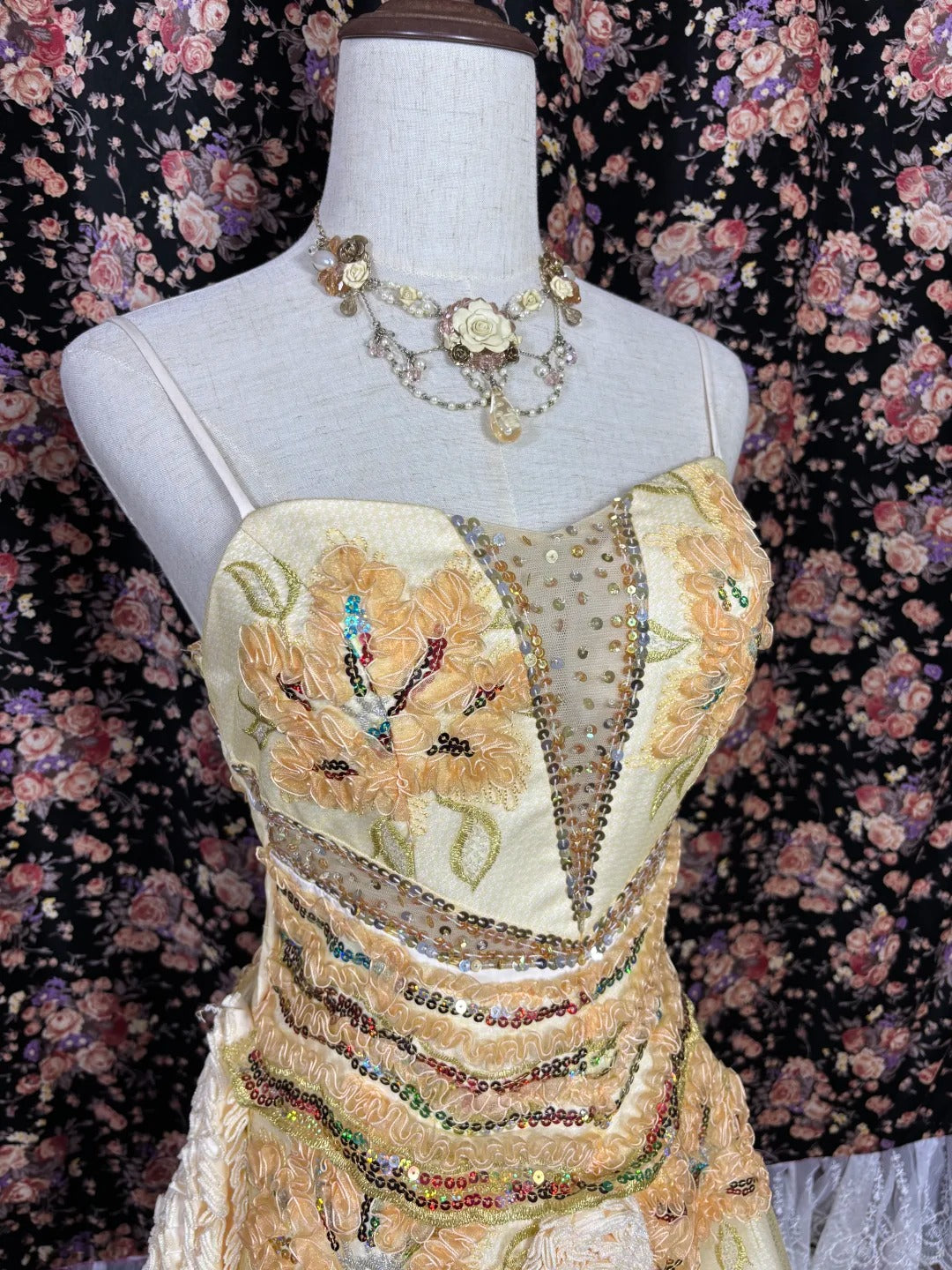 Fabulous Spaghetti Strap A-Line Evening Gowns Sequins Ruffled Prom Dress AP2425