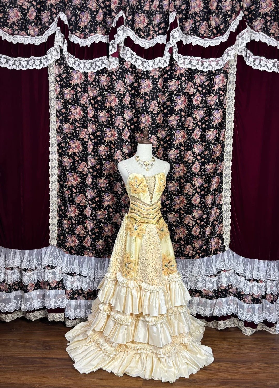 Fabulous Spaghetti Strap A-Line Evening Gowns Sequins Ruffled Prom Dress AP2425