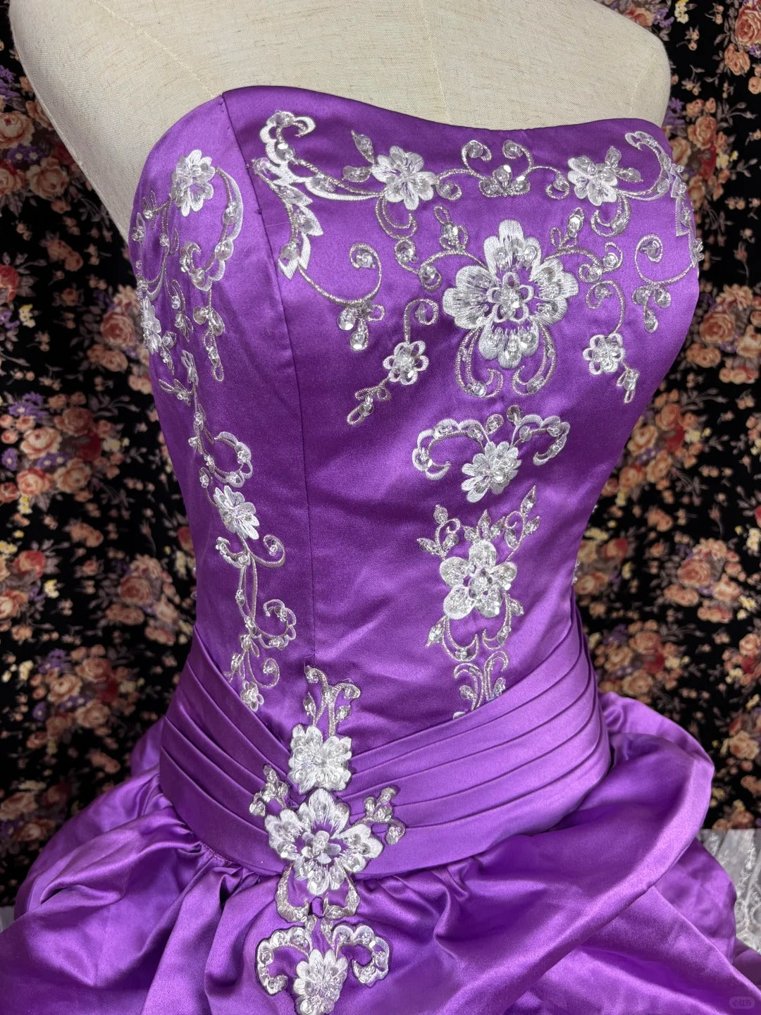 Purple Strapless A-Line Formal Dresses Sequins Appliques Pleated Prom Dress AP2427