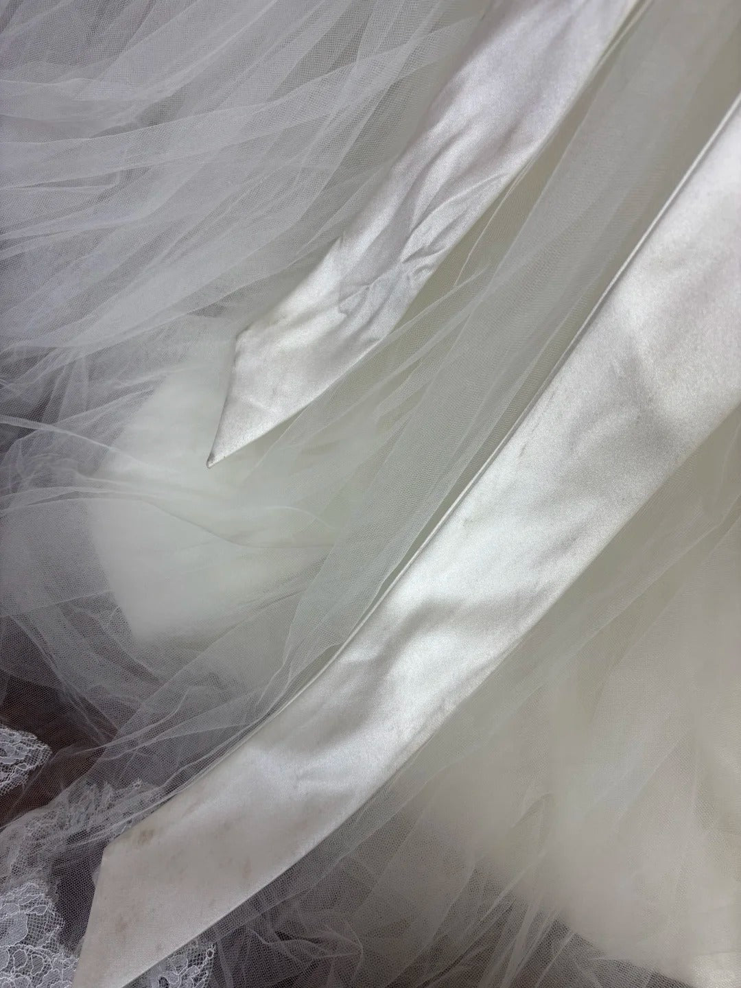 Classical Mermaid Strapless Bridal Gowns Lace Tulle Beaded Handmade Flower Wedding Dress AP2428