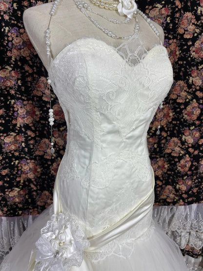 Classical Mermaid Strapless Bridal Gowns Lace Tulle Beaded Handmade Flower Wedding Dress AP2428