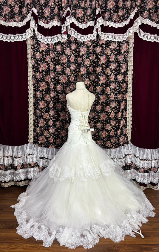 Classical Mermaid Strapless Bridal Gowns Lace Tulle Beaded Handmade Flower Wedding Dress AP2428