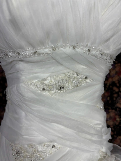 Glamorous A-Line Strapless Bridal Gowns Beaded Crystals Appliques Ruffled Wedding Dress AP2429