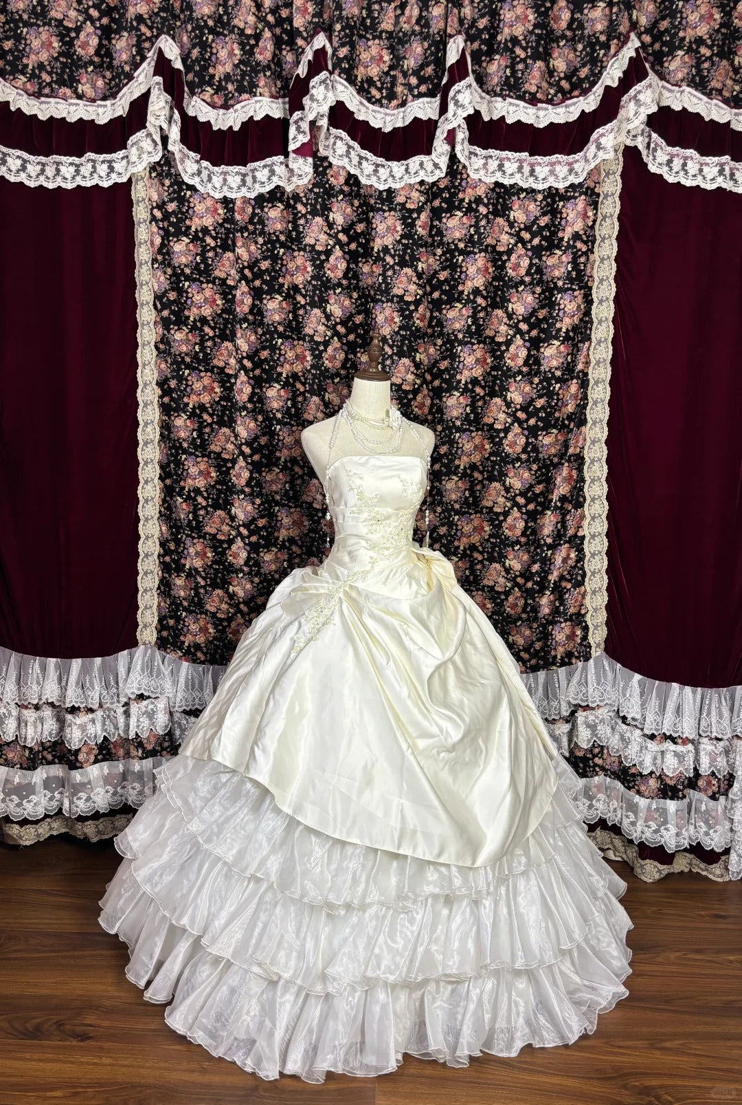 Dreamy Strapless A-Line Bridal Dresses Bow Beaded Tiered Satin Tulle Wedding Dress AP2431