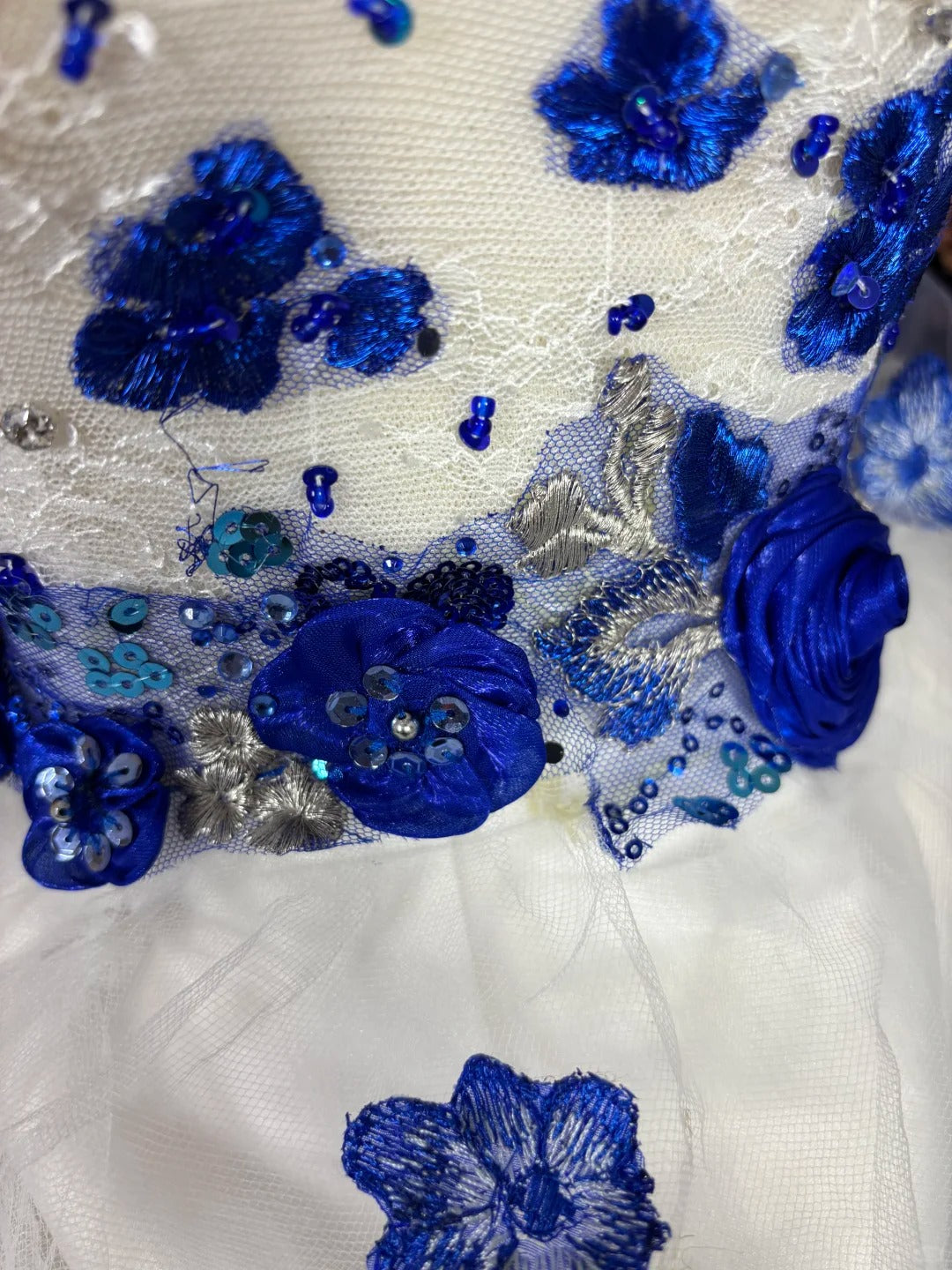 Luxurious Halter Neck A-Line Evening Gowns Backless Sequins Appliques Beaded Prom Dress AP2433