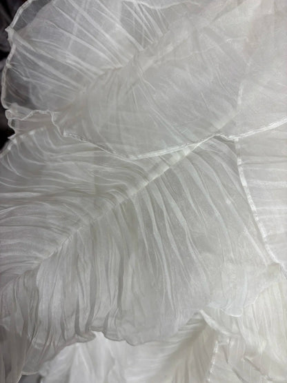 Unique Strapless A-Line Bridal Dresses Beading Handmade Flower Ruffled Tulle Wedding Dress AP2434